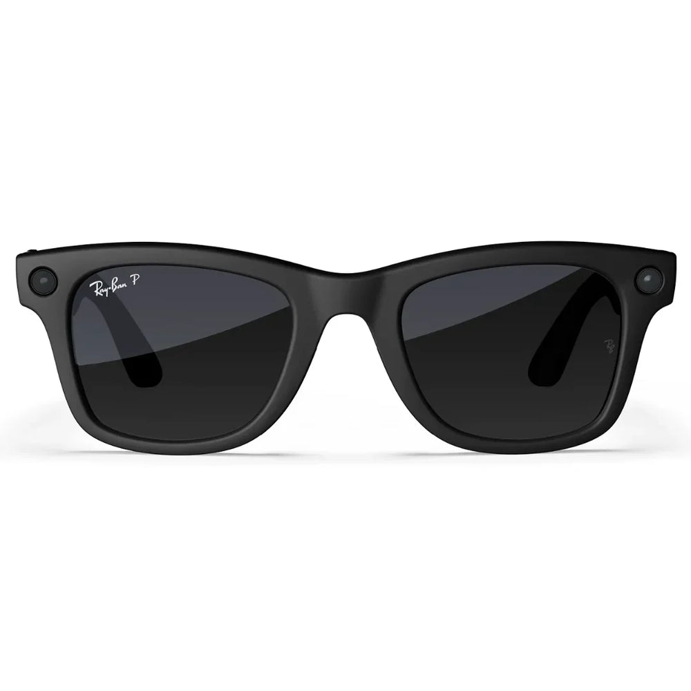 Primer plano frontal de las gafas de sol inteligentes Ray-Ban Meta Wayfarer (Gen 2) con montura negra mate y lentes oscuras polarizadas.
