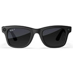 Primer plano frontal de las gafas de sol inteligentes Ray-Ban Meta Wayfarer (Gen 2) con montura negra mate y lentes oscuras polarizadas.